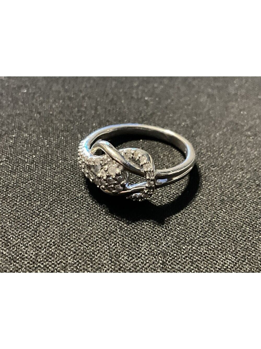 Size 7 Round Diamond Love Knot Ring 925